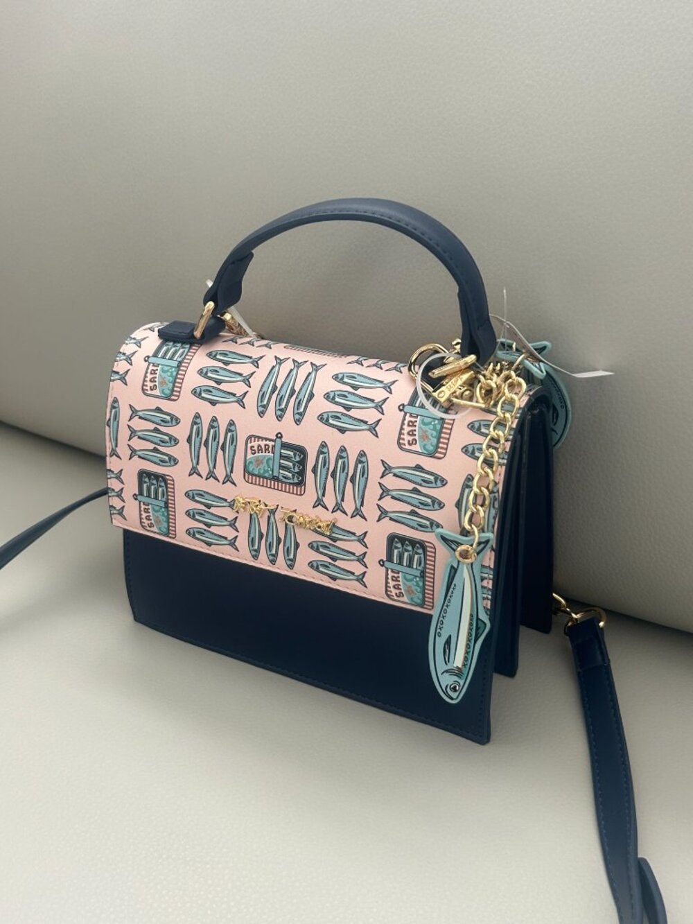 Betsey Johnson Sardine Mini Satchel w/ Crossbody Strap & Sardines Fish Bag Charm - Picture 2 of 6